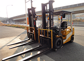 フォークリフト